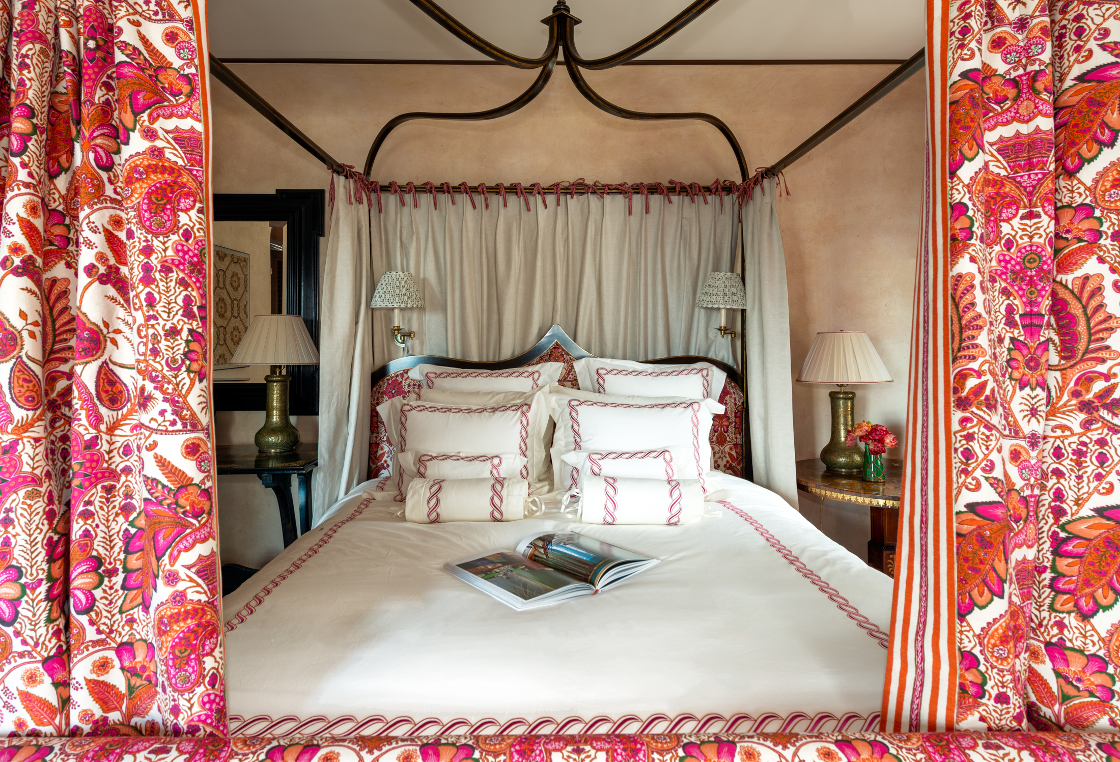 Gold Coast Historic Mansion - Andrew Miller 
